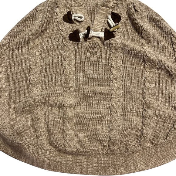 Crazy 8 - Girls Cable Knit Poncho Sweater Sz. LG (10-12) - Picture 2 of 5